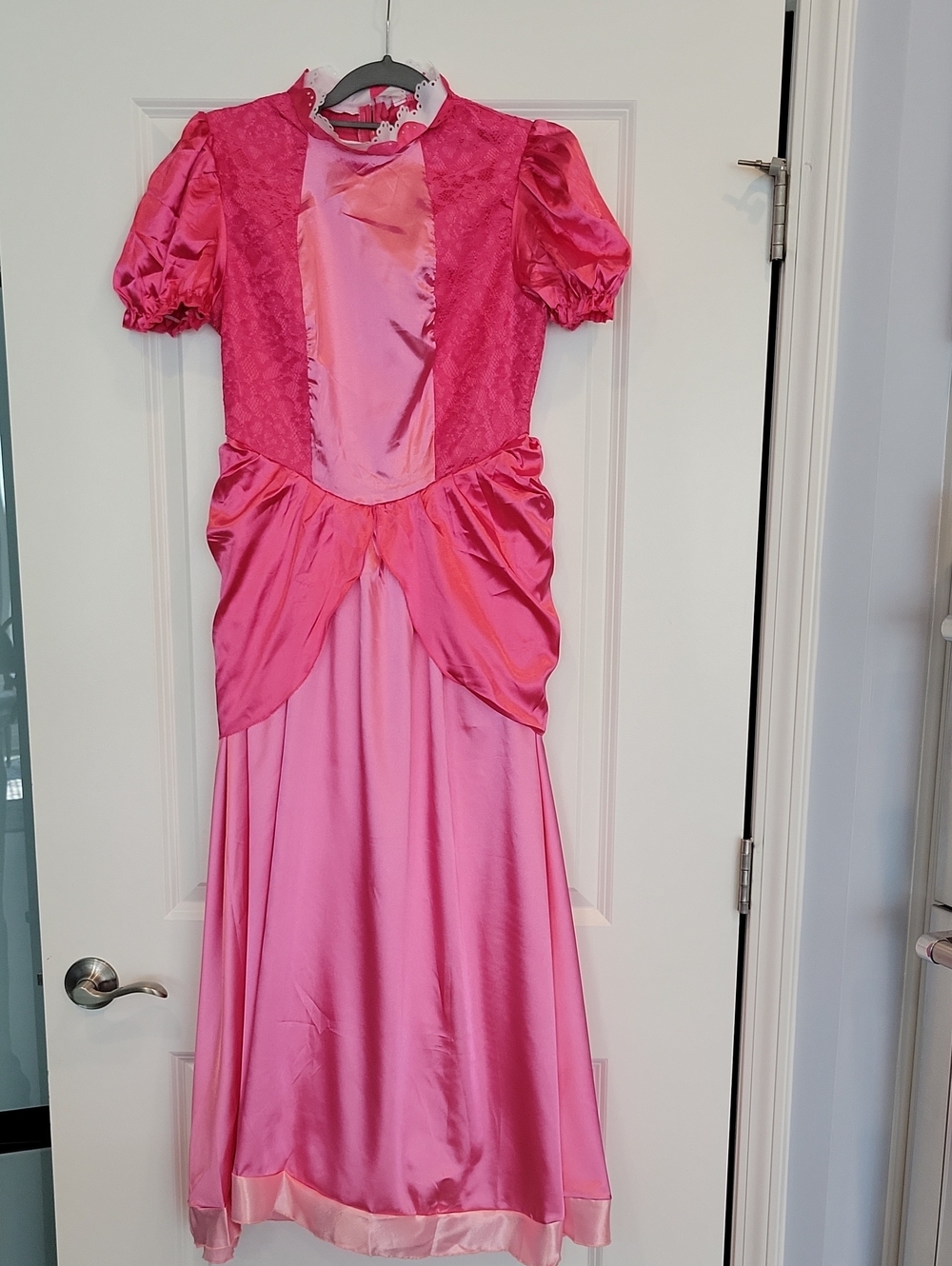 Super Mario Princess Peach Dress Accessorues Adult Small NWOT
